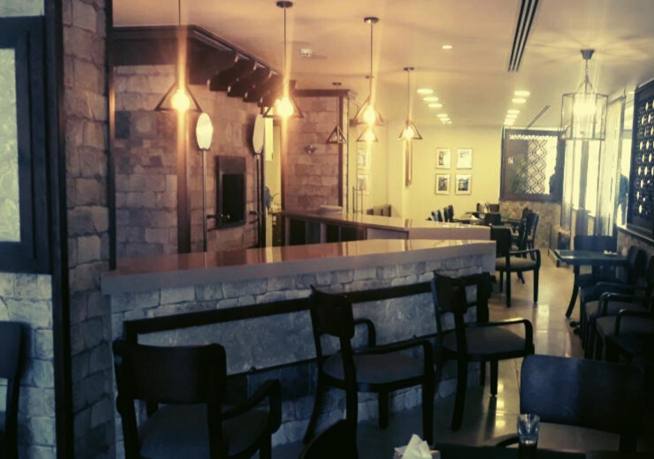 The Seventh Star Hotel Suites Amman Exterior photo